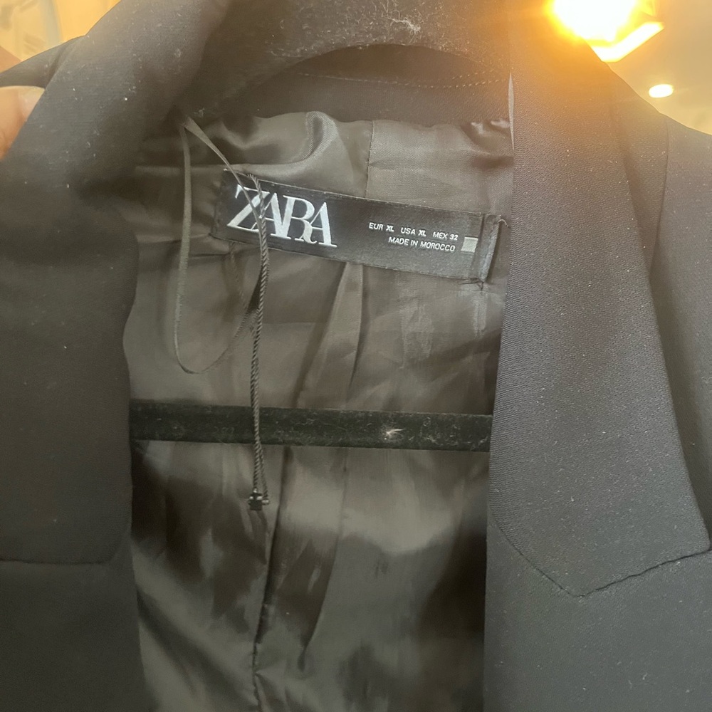 Zara Elegant Black Blazer - Picture 5 of 6